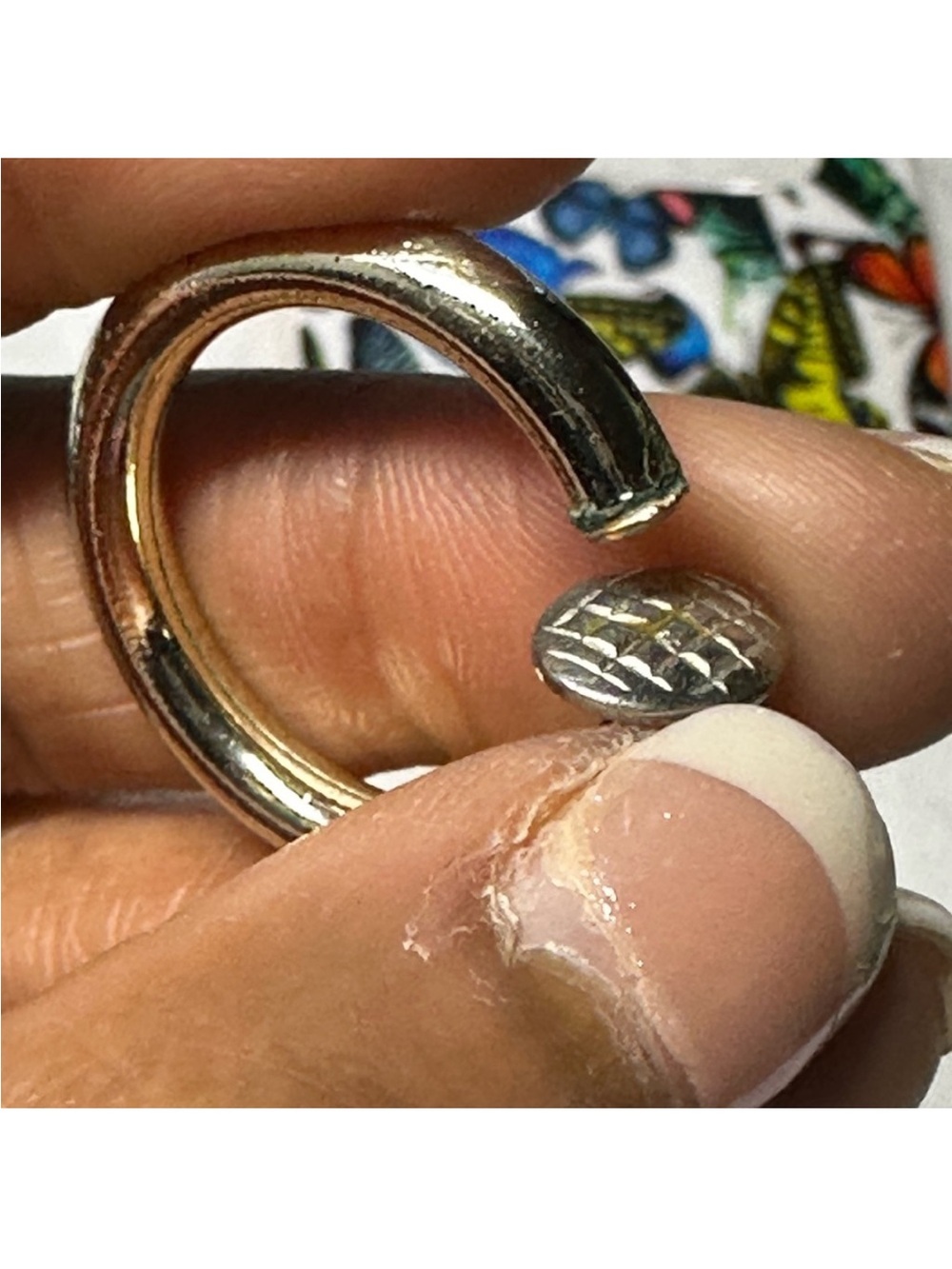 Vintage two tone metal Hoop Earrings - Picture 16 of 17